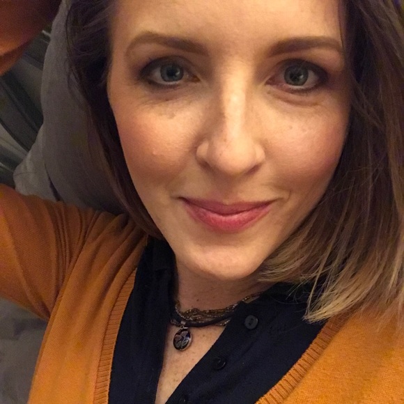 Meet your Posher, Christy - Picture 3 of 3